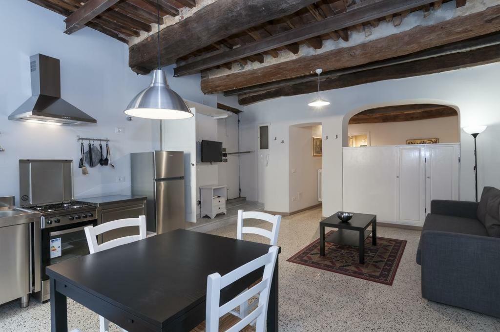 Il Nido Nascosto Apartment Лука Екстериор снимка