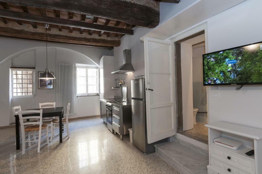 Il Nido Nascosto Apartment Лука Екстериор снимка