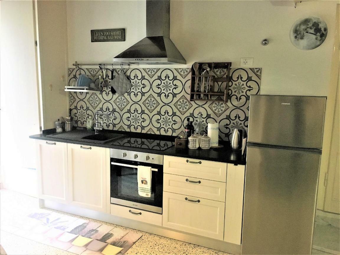 Il Nido Nascosto Apartment Лука Екстериор снимка
